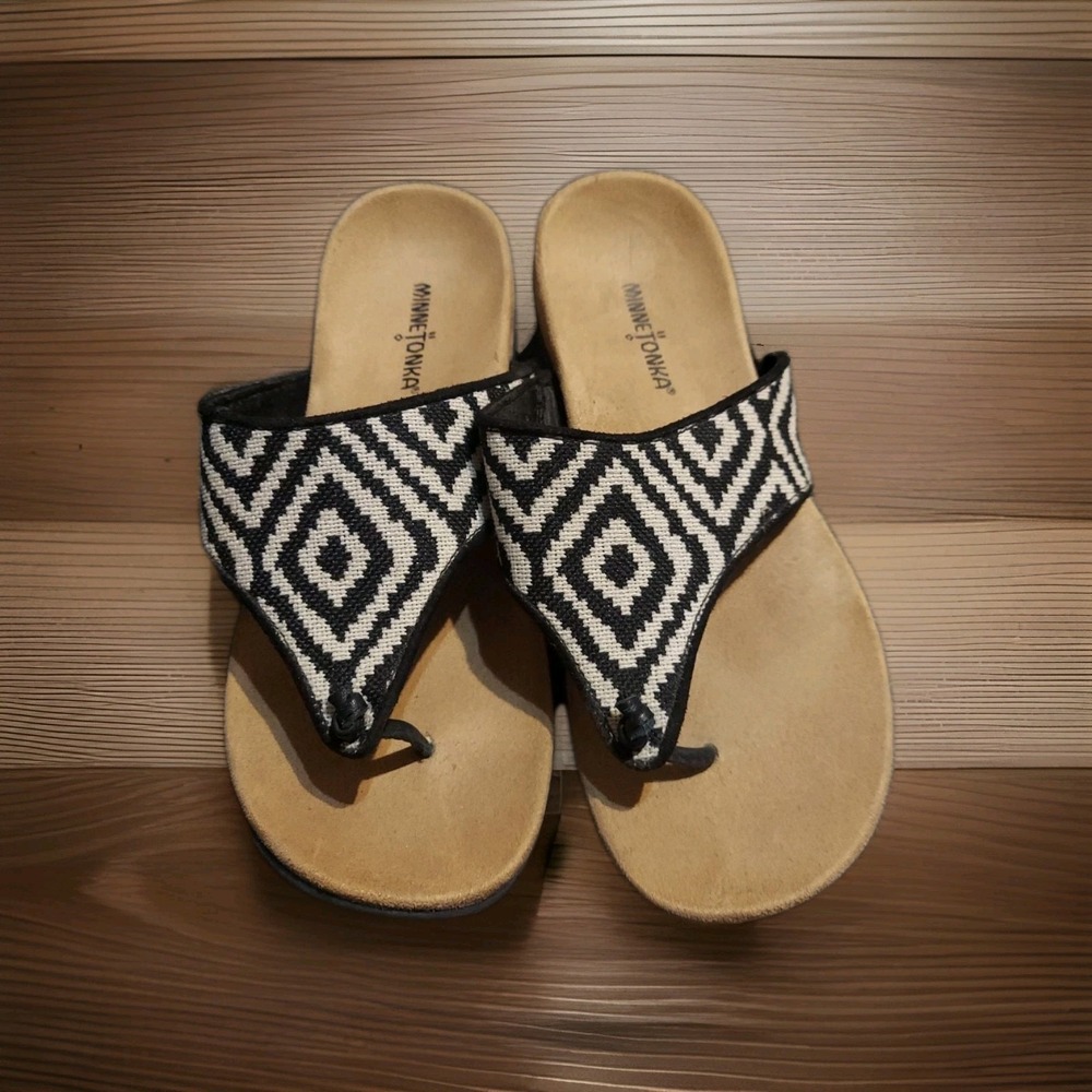 Minnetonka Women's Black Fresno Fabric Mara Sandal‎ Flip Flop Size 9 M